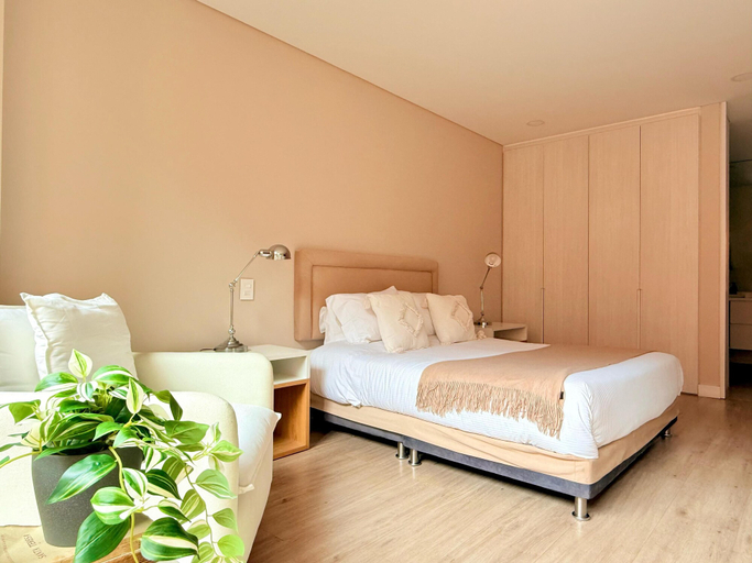 Room 5, Virrey by Weeki, Santafé de Bogotá