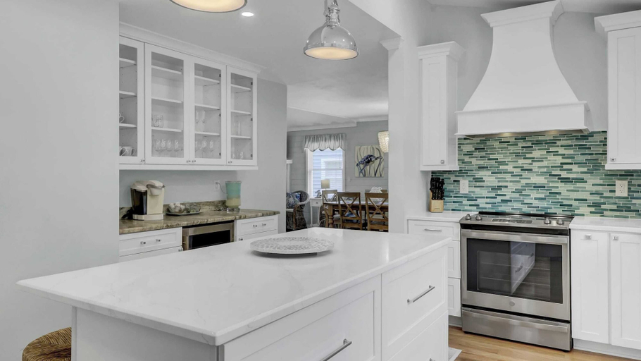Others 5, 55 Pelican Bay by Avantstay Easy Beach Access + Shared Pool + Screened Porch + Ping Pong, Charleston