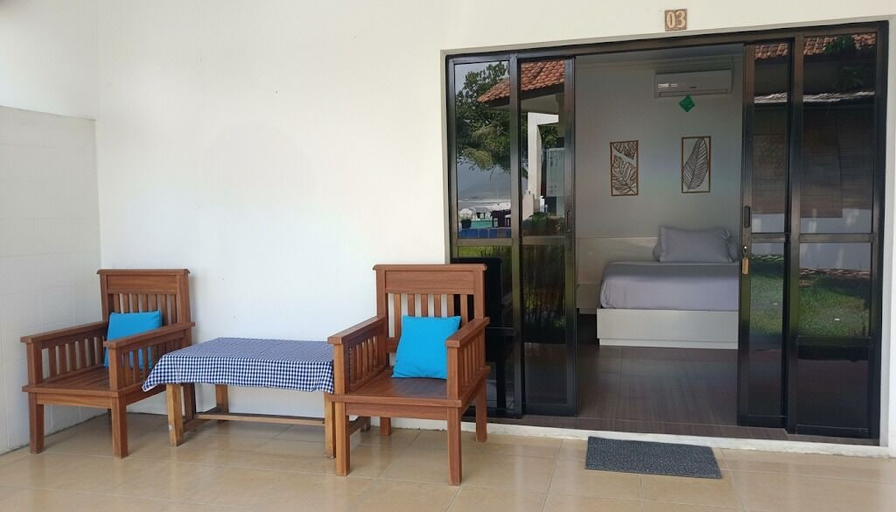 Room 3, La Plage Beach Club & Resort, Sukabumi