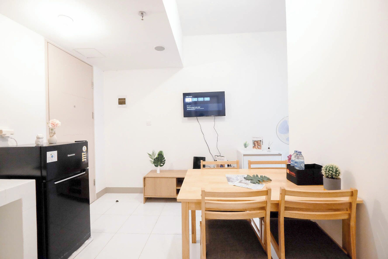 In-room dining 2, Basic 2Br Apartment Near Tokyo Hub At Tokyo Riverside Pik 2, Tangerang