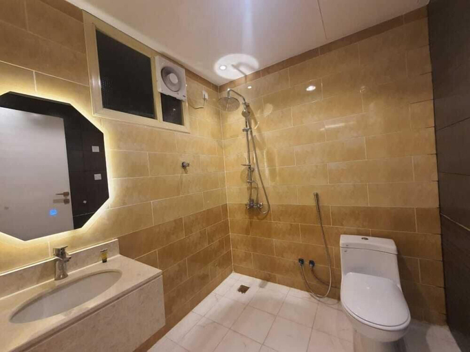 Bathroom 3, salaalmashsuiets