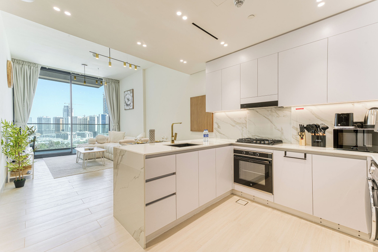 Private kitchen 4, PVH - Vibrant 1BR in Binghatti Amber, Dubai
