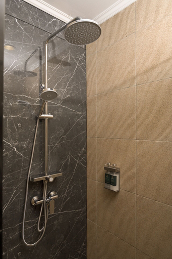 Bathroom 4, Green Garden Villa Hotel, Phuket Island