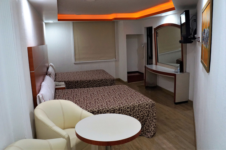 Room 4, Hotel Principe, Mexico City