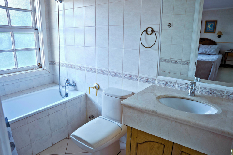 Bathroom, Casona tatalafquen, Cautín
