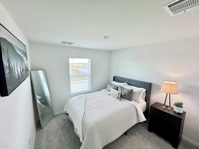 Room 5, Modern 4BR New Home w Luxury Touches, Travis