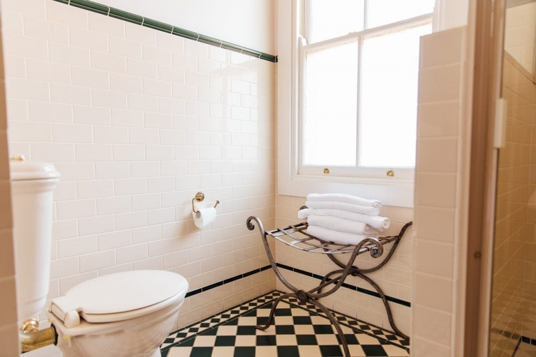 Bathroom 4, Lindsay House Guesthouse, Armidale Dumaresq