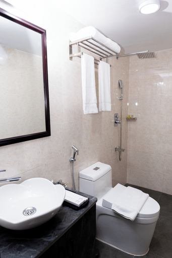 Bathroom 5, Marco Polo Dhaka, Dhaka