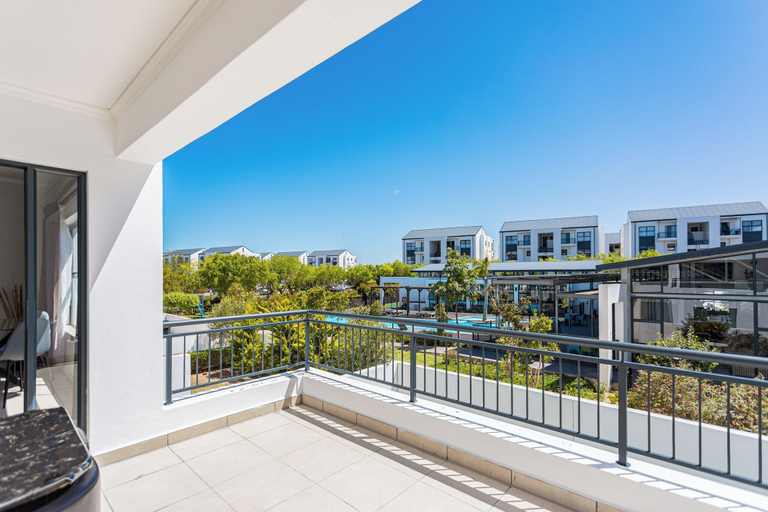 Terrace/patio 3, The Sandown 178 by CTHA, City of Cape Town