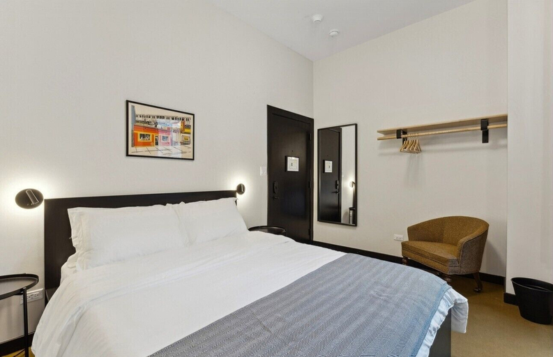 Bedroom 5, Logan Inn, Cook