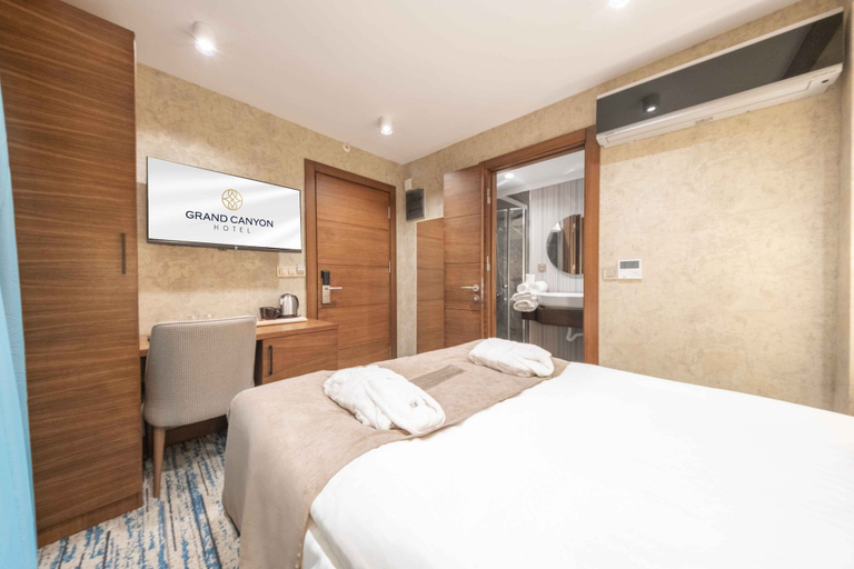 Room 4, Grand Canyon Hotel, Çankaya