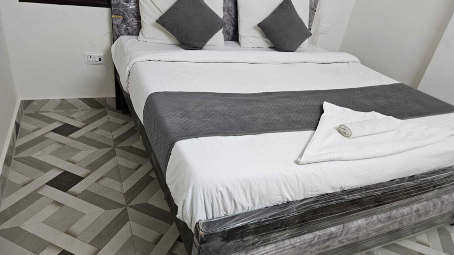 Room 4, Hotel Glass Castle, Delhi