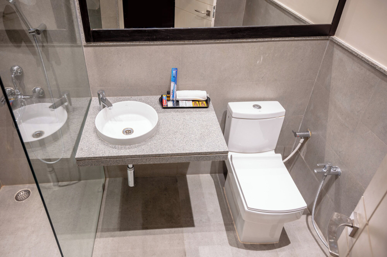 Bathroom, JALCHHABI HOTEL AND RESORT, Murshidabad