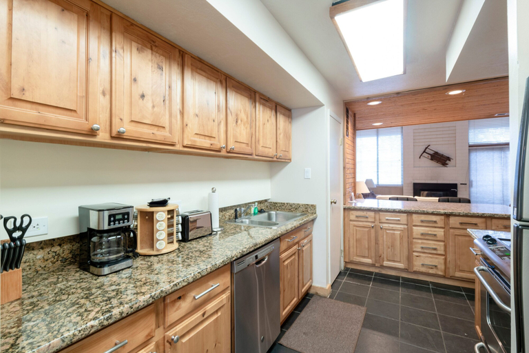 Private kitchen 4, Park Avenue 2 Bedroom Condominiums - Sleeps 8, Summit
