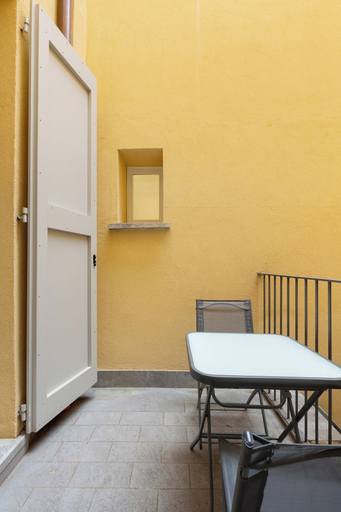 Balcony 5, Caldarese Apartment with Balcony by Wonderful Italy, Bologna