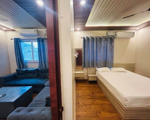 Room 2, Hotel The Royal Mint, Jamui