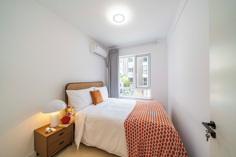 Room 4, Tyms Bright 2BR 1BA Apt Xuhui Center, Shanghai