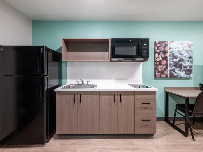 Private kitchen 5, ECHO Suites Extended Stay by Wyndham Springfield Airport PLZ, Greene