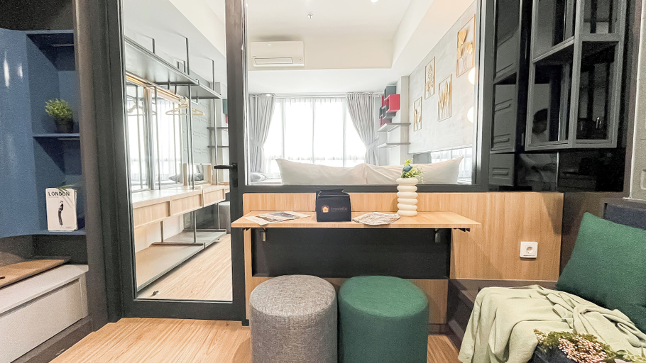 Living area 5, 1Br Near Aeon Alam Sutera At Collins Boulevard Apartment, Tangerang