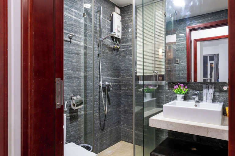 Bathroom 3, Yue Tai Apartment City Center by Soben, Phnom Penh
