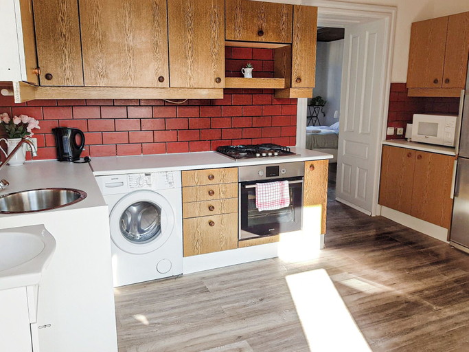 Private kitchen 3, Large 2BR Apt Ideal for Long Stays, Wien