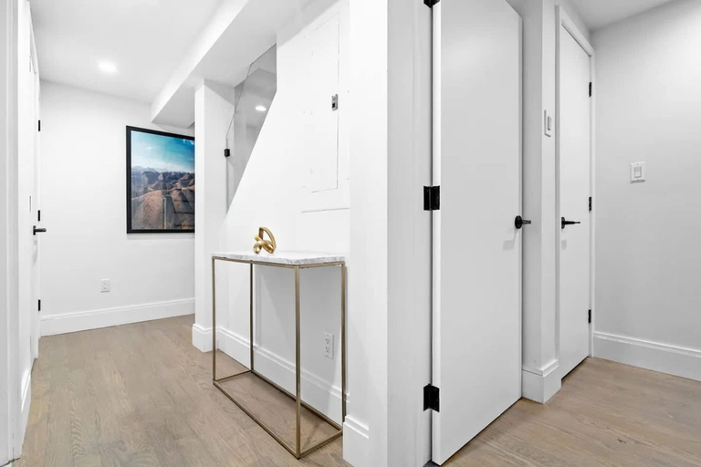 Room 3, Gardenstone by Rovetravel Duplex w Private Patio, New York
