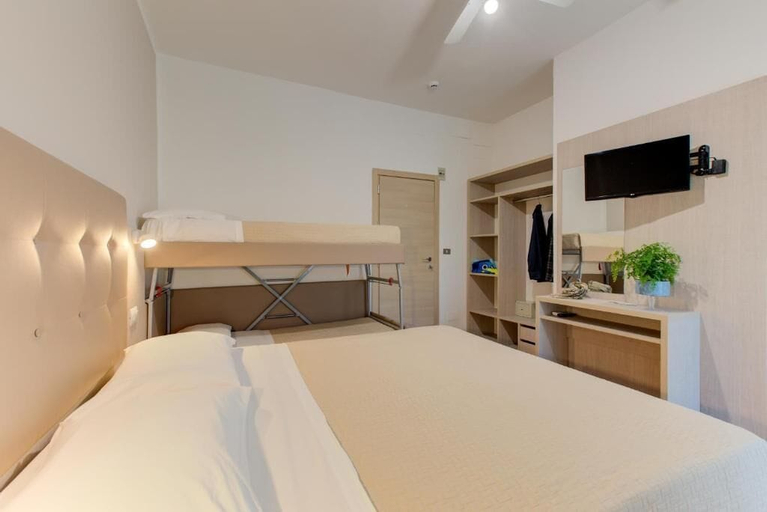 Bedroom 4, Hotel Cimarosa, Rimini