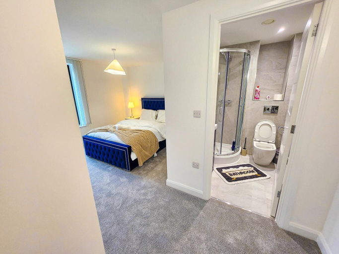 Room 5, Opfa Property, Manchester