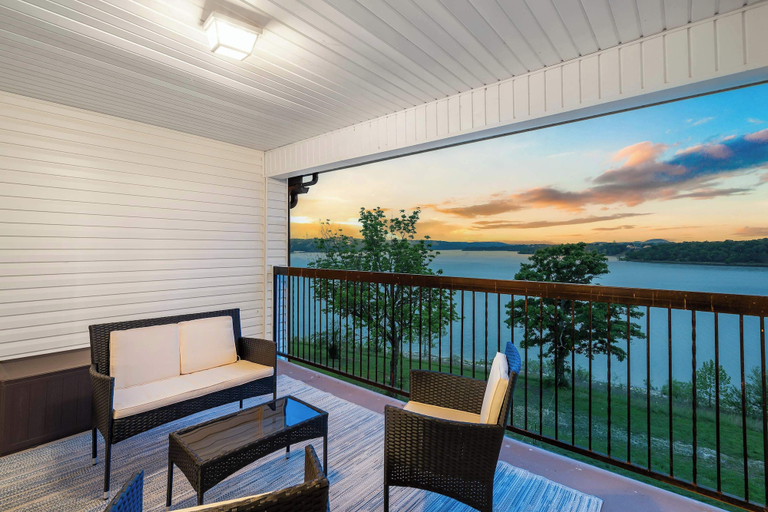 Others 5, Lakefront Oasis Amazing Views!, Stone