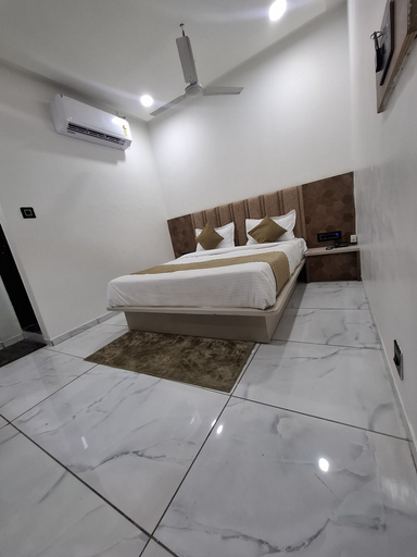 Room 5, HOTEL ASIANA, Gandhinagar