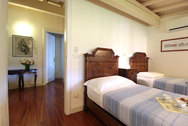 Room 2, Calicantus Verona Pool Wifi, Verona