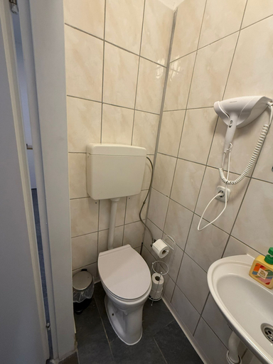 Bathroom 2, Modern 1BR Apt Close to Westbahnhof, Wien