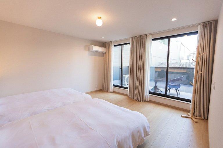 Room 2, b&FLAT-Hanazono, Osaka