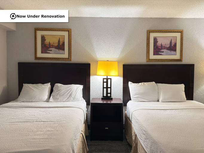 Bedroom 3, The Lodge Hotel and Banquets, Saint Louis