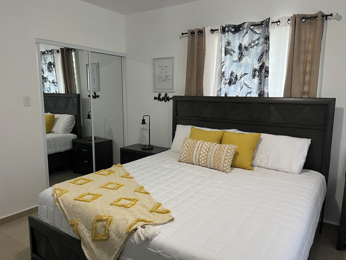 Room 3, Villa Carmin I Apt with Private Pool