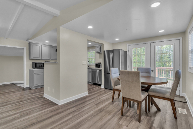 Dining, Peaceful Pet Friendly Chesapeake Escape 4 Bedroom Home, Calvert