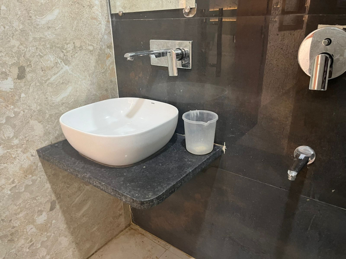 Bathroom 3, Hotel Shivi Grand Haridwar, Dehradun