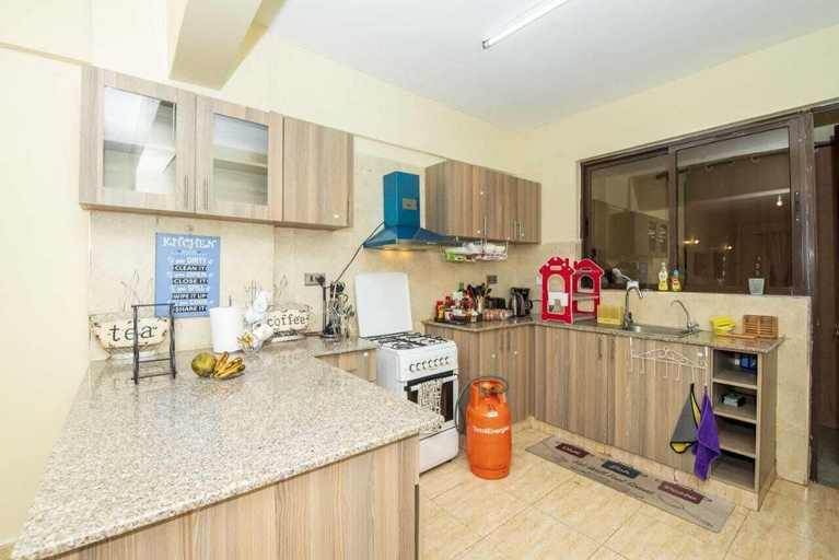 Private kitchen, Evan, Chuka/Igambang'Ombe