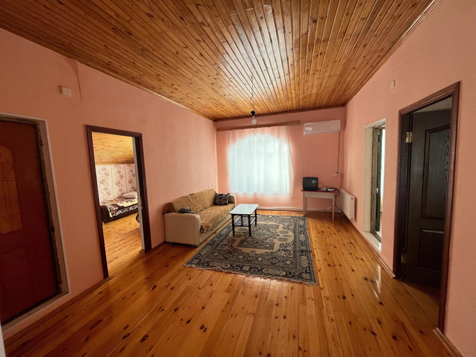 Living area 5, La Casa de Habel, Quba