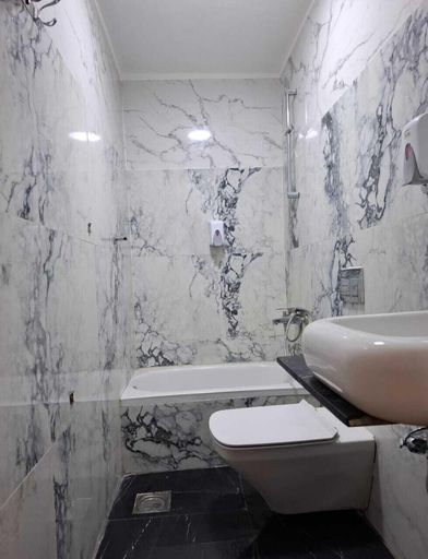 Bathroom 5, Pa La ce court, Qasr an-Nil
