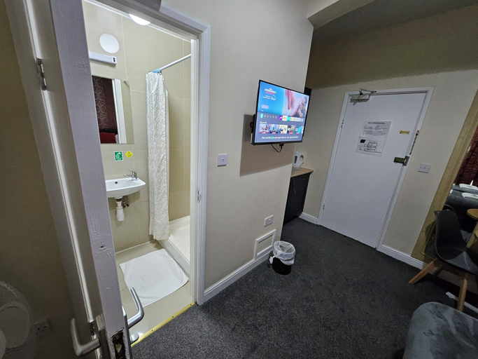 Bathroom 5, Ground-Floor Queen Bed Studio Apartment with Free Parking, Portsmouth