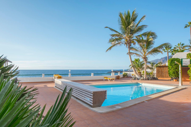 Sport & Beauty, Modern, bright and welcoming oceanfront apartment, Santa Cruz de Tenerife