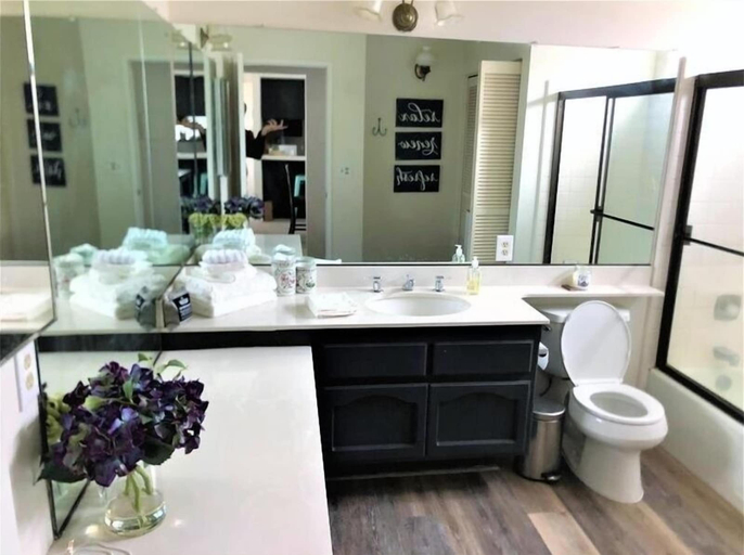 Bathroom, Village Bay 1 - V006 - 1 Br Condo, San Bernardino