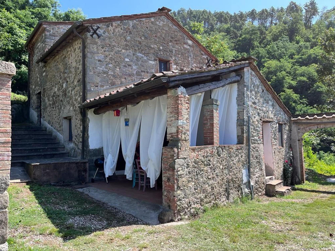 Exterior & Views, Casale Rustico con Piscina Privata e Ampio Parco, Lucca