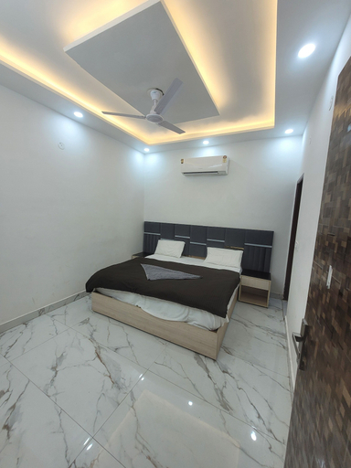 Room 5, Roomshala Hotel Scorpio, Delhi
