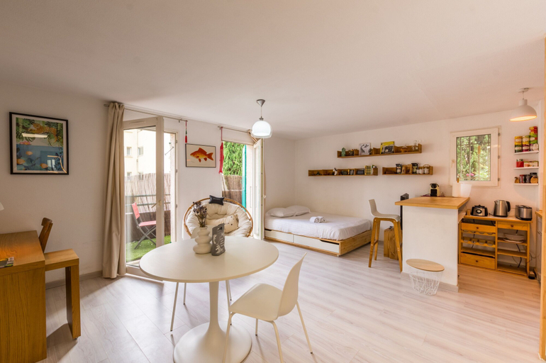 Room 2, La Domitienne - Premi re Conciergerie, Hérault