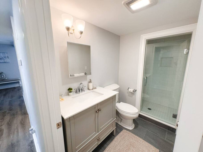 Room 2, Waterfront Hyannis Home Near Ferry, Barnstable