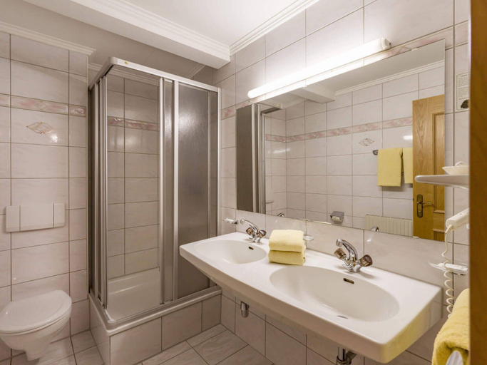 Bathroom 2, Ferienhof Oblasser, Schwaz
