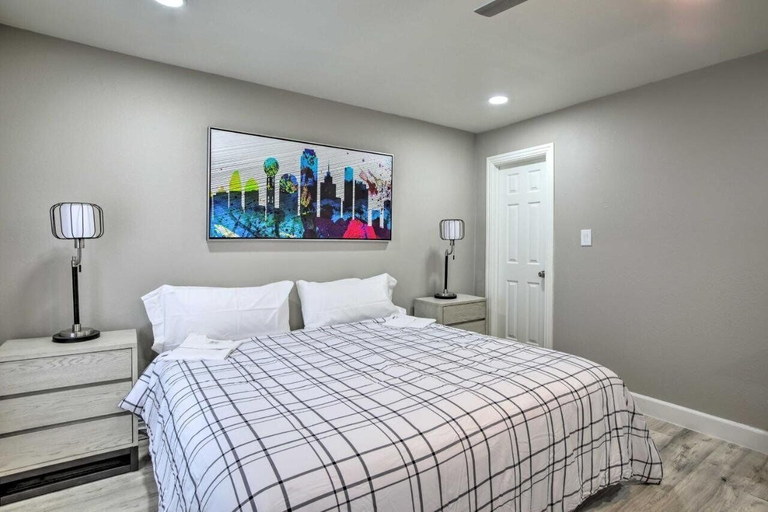 Room 2, Texas - Collins 3210 5 Bedroom Home, Dallas
