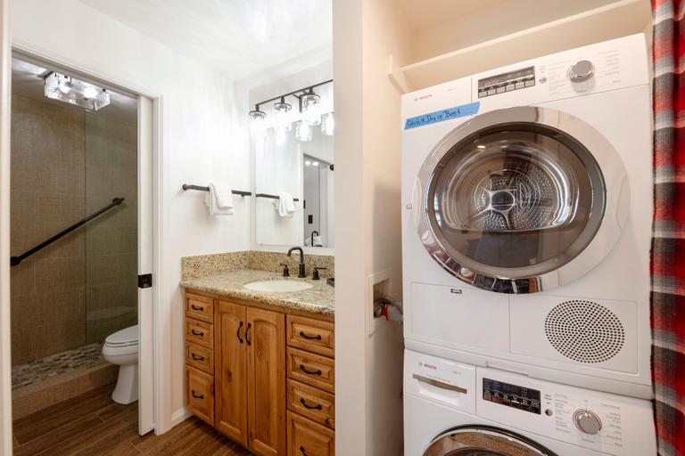 Bathroom 2, Resort Plaza Condominiums 5030 - 5064, Summit